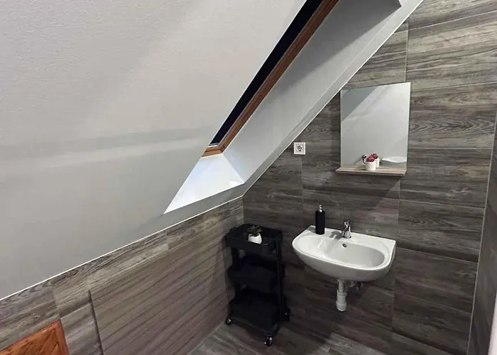 In 51781 بالاتونفينيفيس