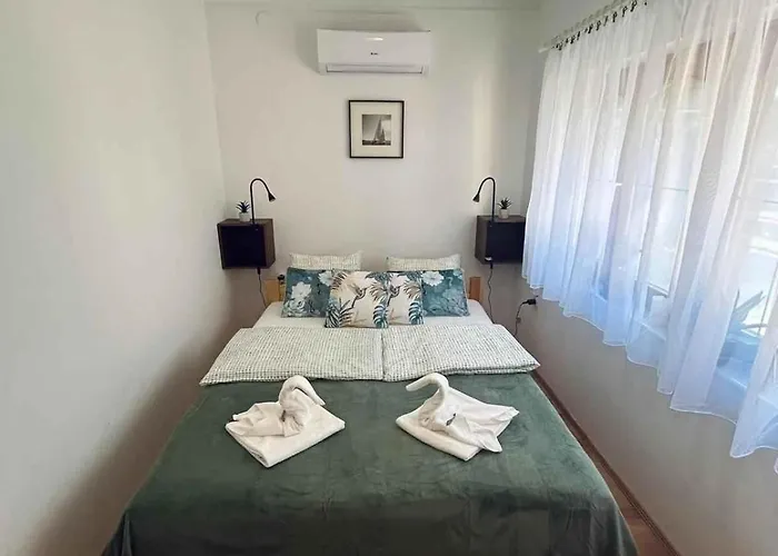 In 51781 بيت للعطل