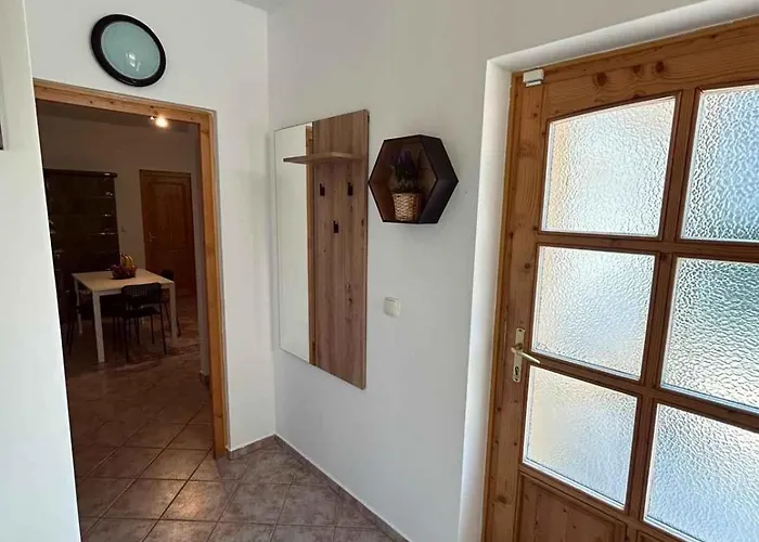 In 51781 بالاتونفينيفيس