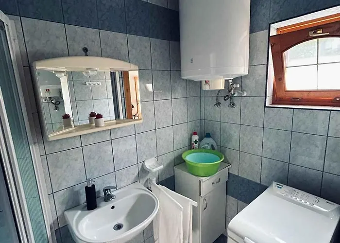 In 51781 * بالاتونفينيفيس