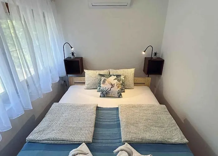 In 51781 بيت للعطل *